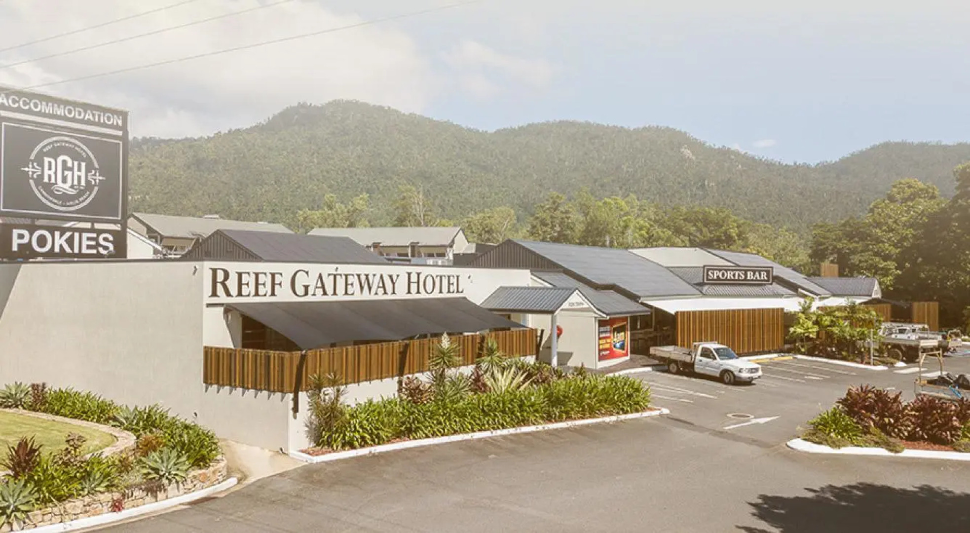 Cannonvale Reef Gateway Hotel