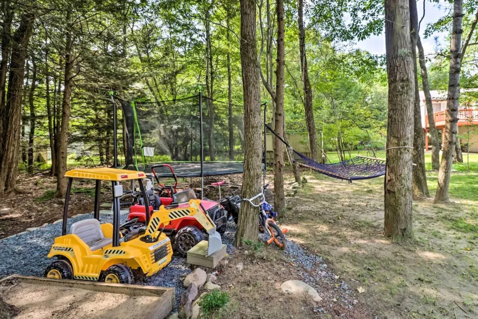 Game Room & Yard: Family Paradise in Pocono Summit