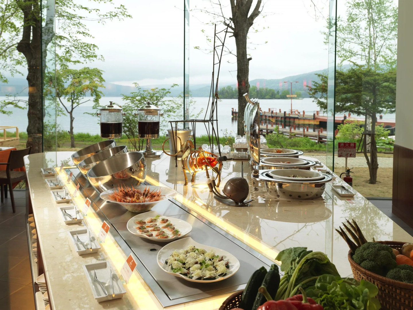 Lake Akan Tsuruga Wings