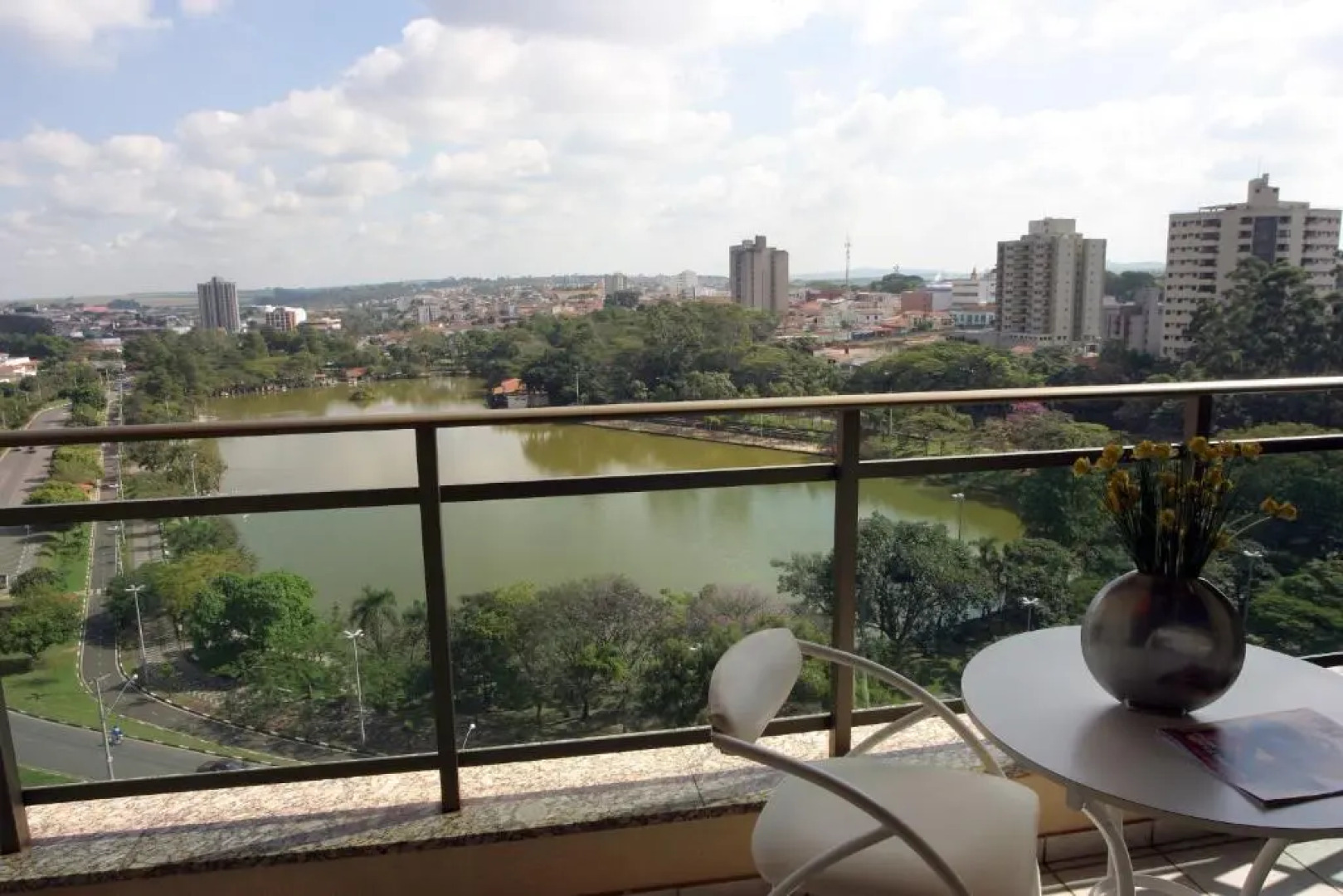 Lagoa Serena Flat Hotel