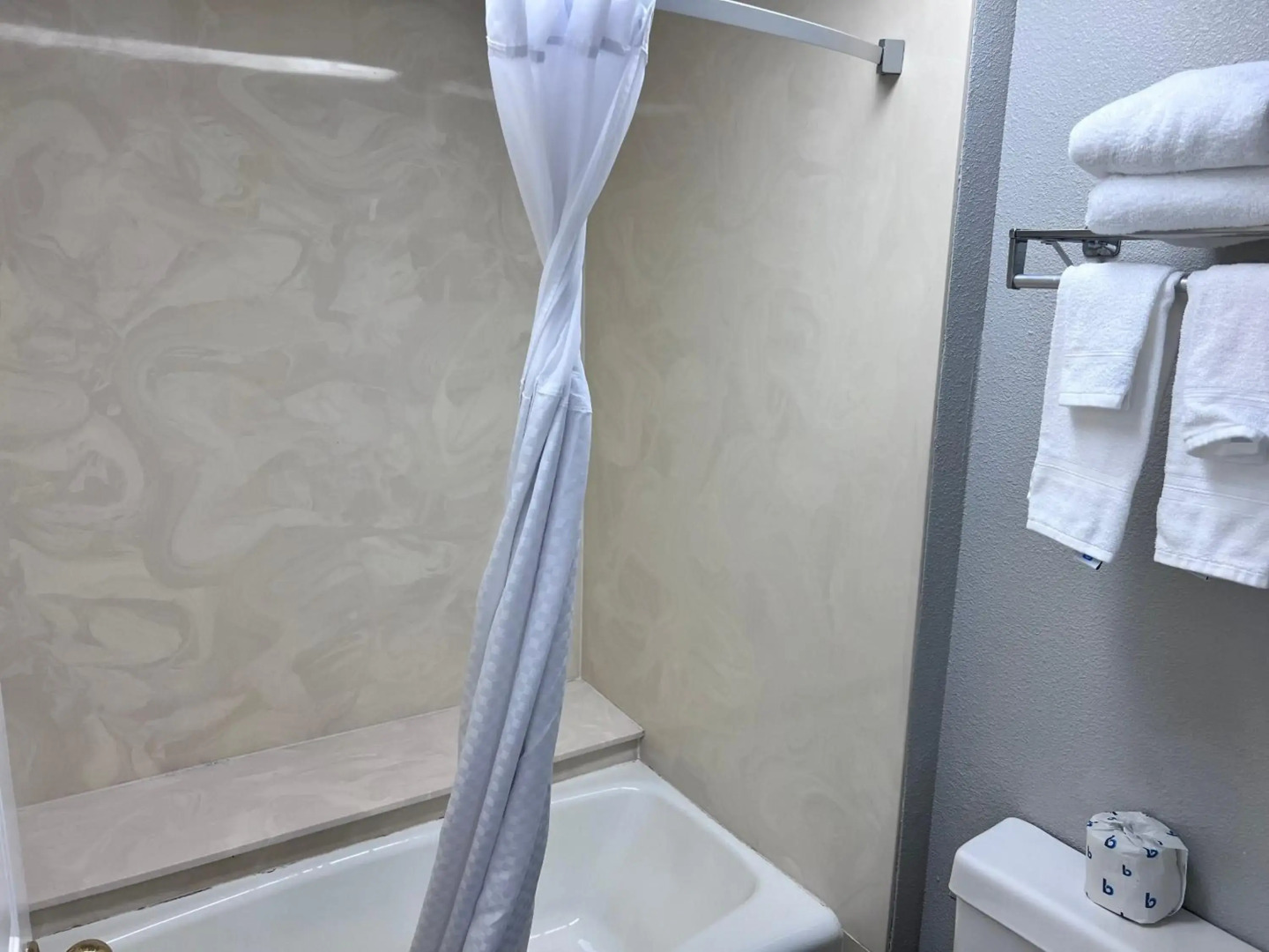 Travelodge by Wyndham Redding CA