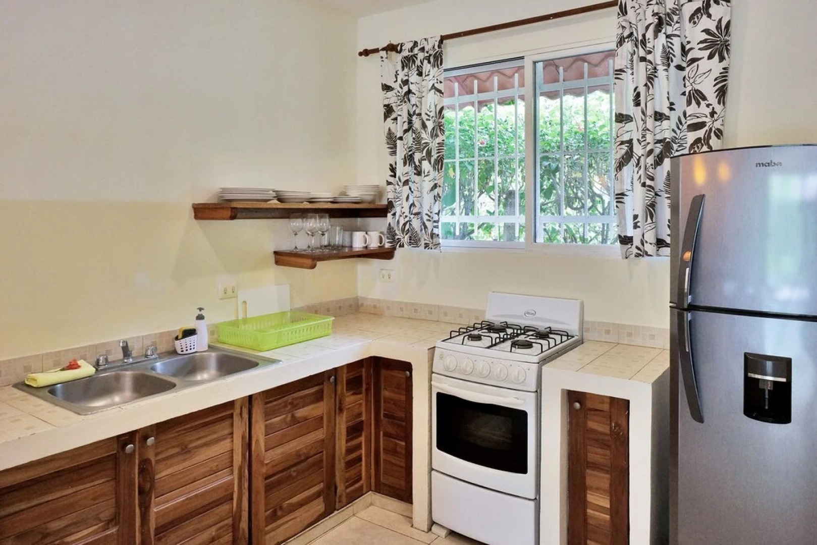 Costa Riki Apartments