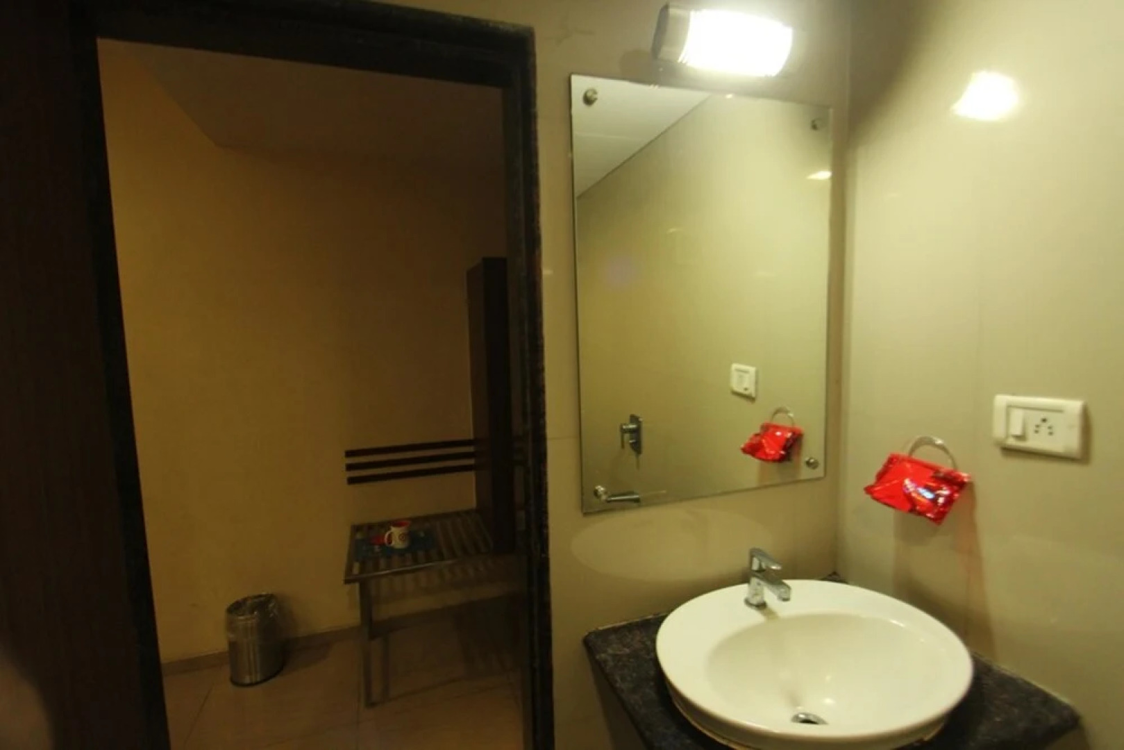 OYO 1370 Hotel Akash