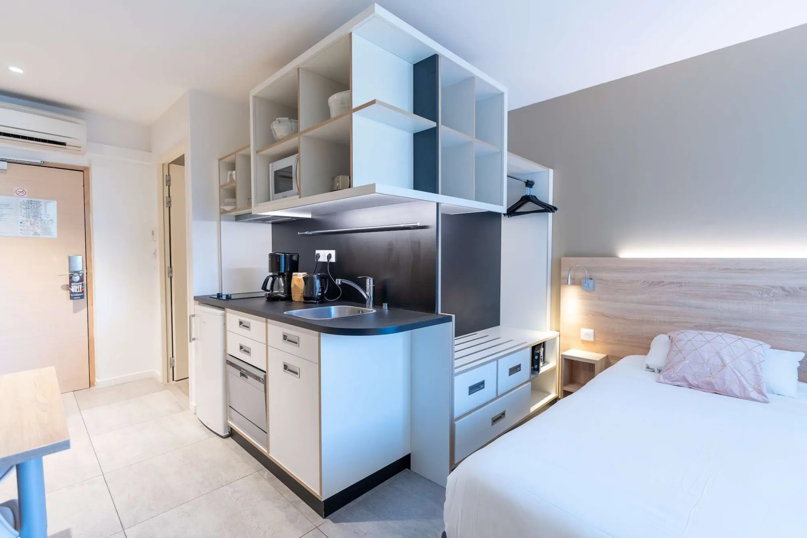 Appart'hôtel Kyriad Résidence Cabriès - Plan de Campagne