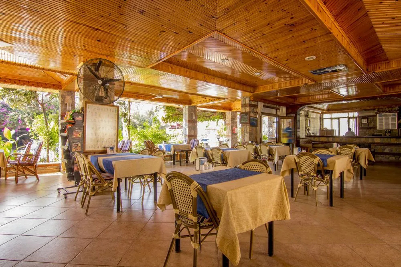 Отель MagicTulip Beach 