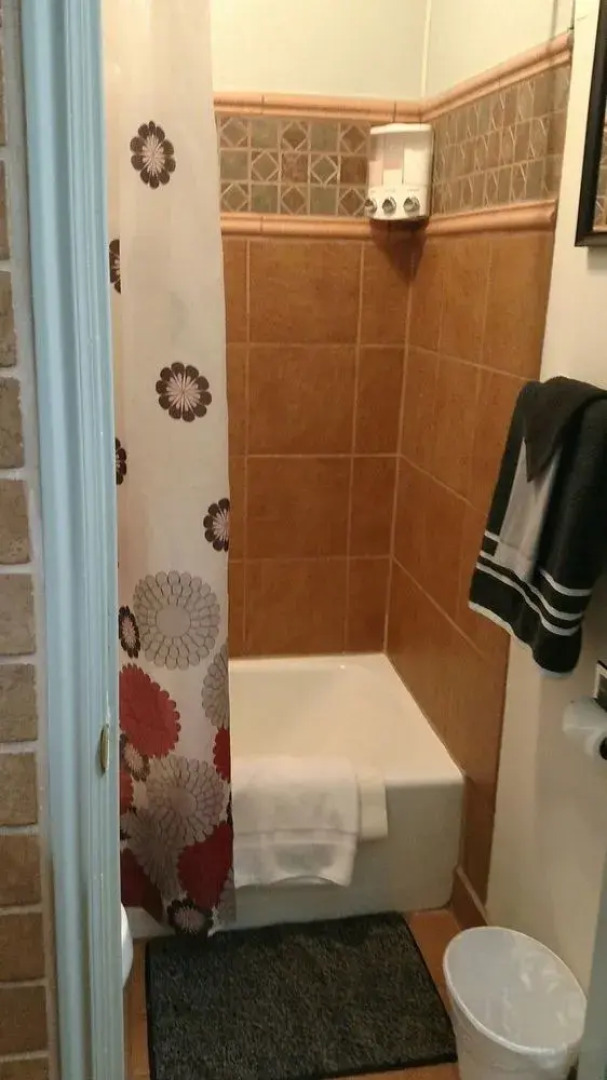 Kirk Hotel And Apartments