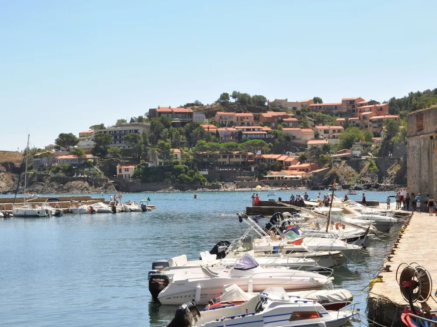 Villa with air-con, heated pool, jacuzzi, fenced garden and kids play equipment