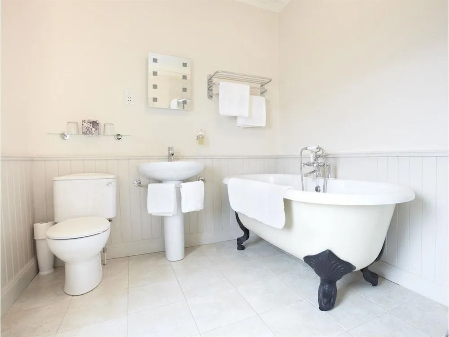 Coorie Inn Restaurant and Rooms