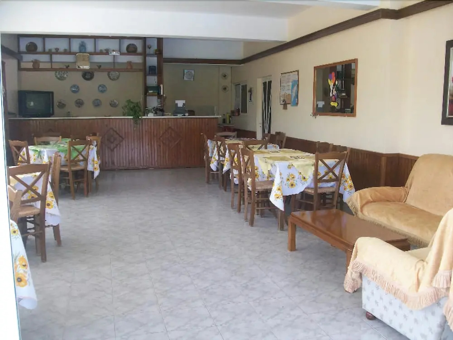 Varelis Family Hotel