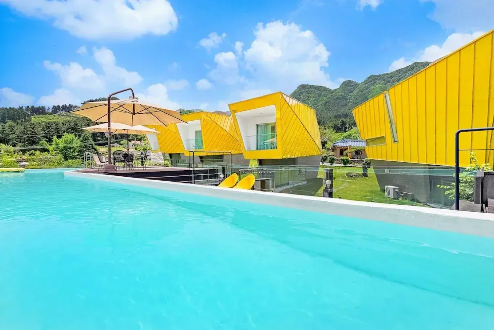 Moai Pool Villa Spa Pension