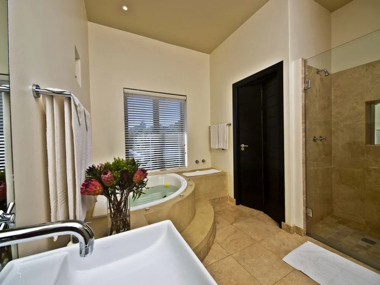 Lodge On The Lake and Wellness Spa