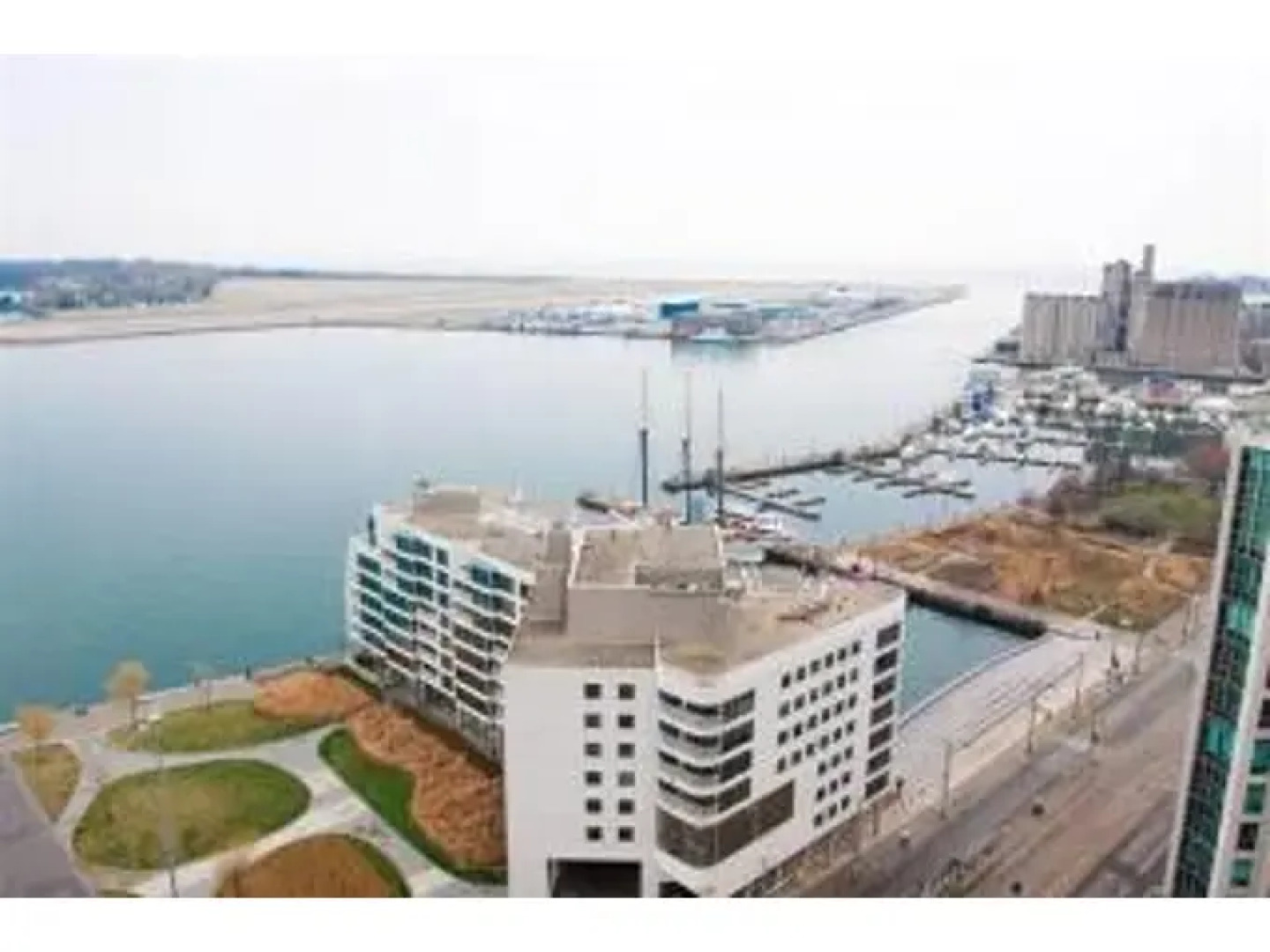 Glen Grove Residences - Maple Leaf