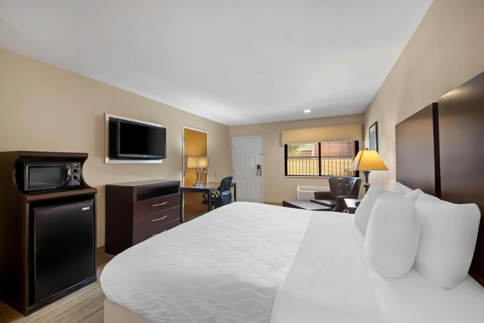 Best Western Cedar Inn