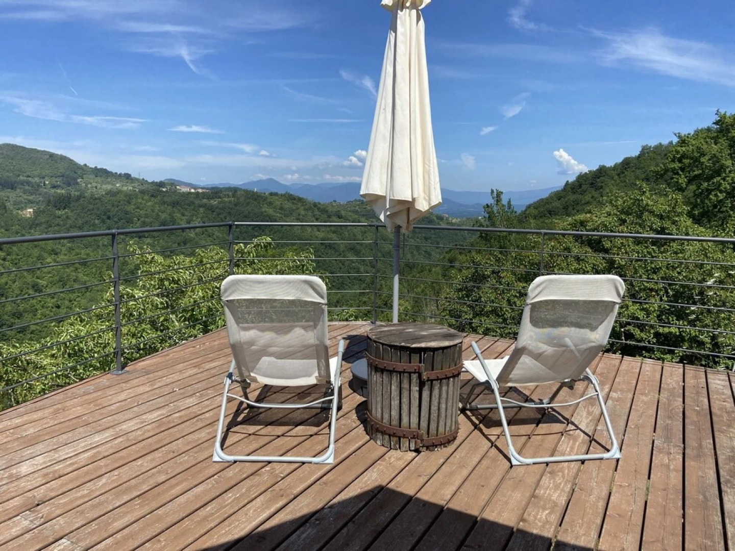 Fosdinovo 5-bed Villa- a Tranquil Retreat