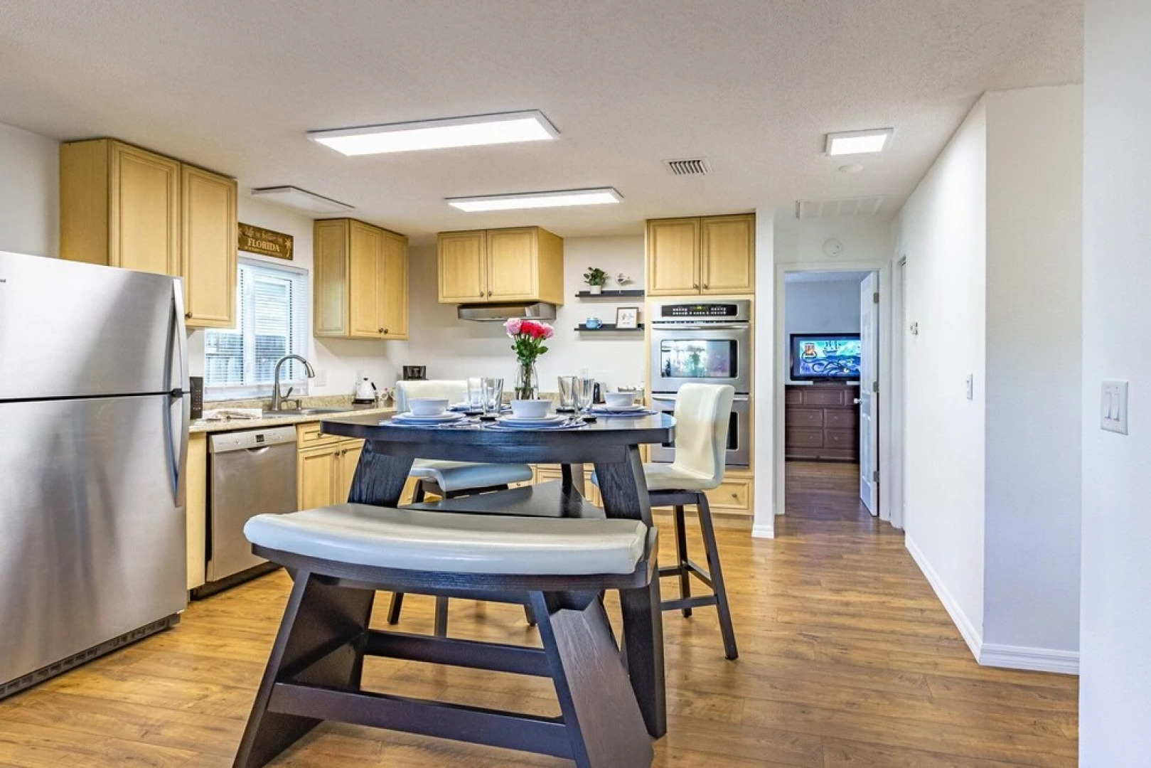 Mova Poolside Escape