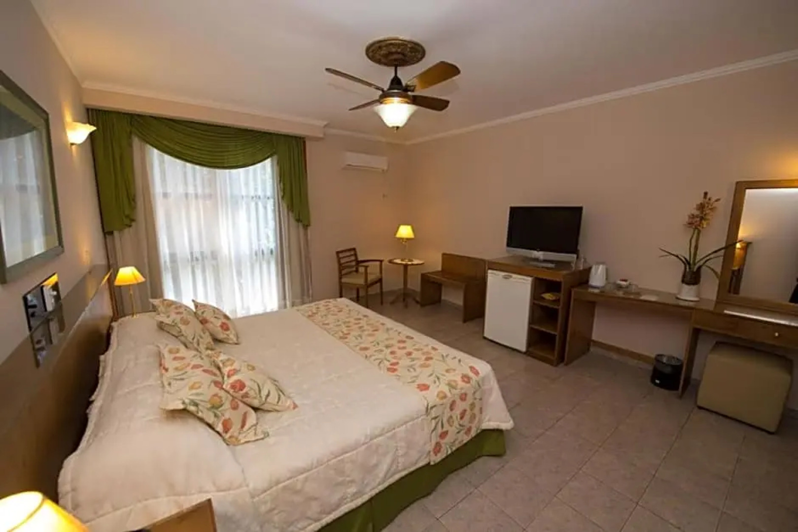 Orquideas Hotel & Cabañas