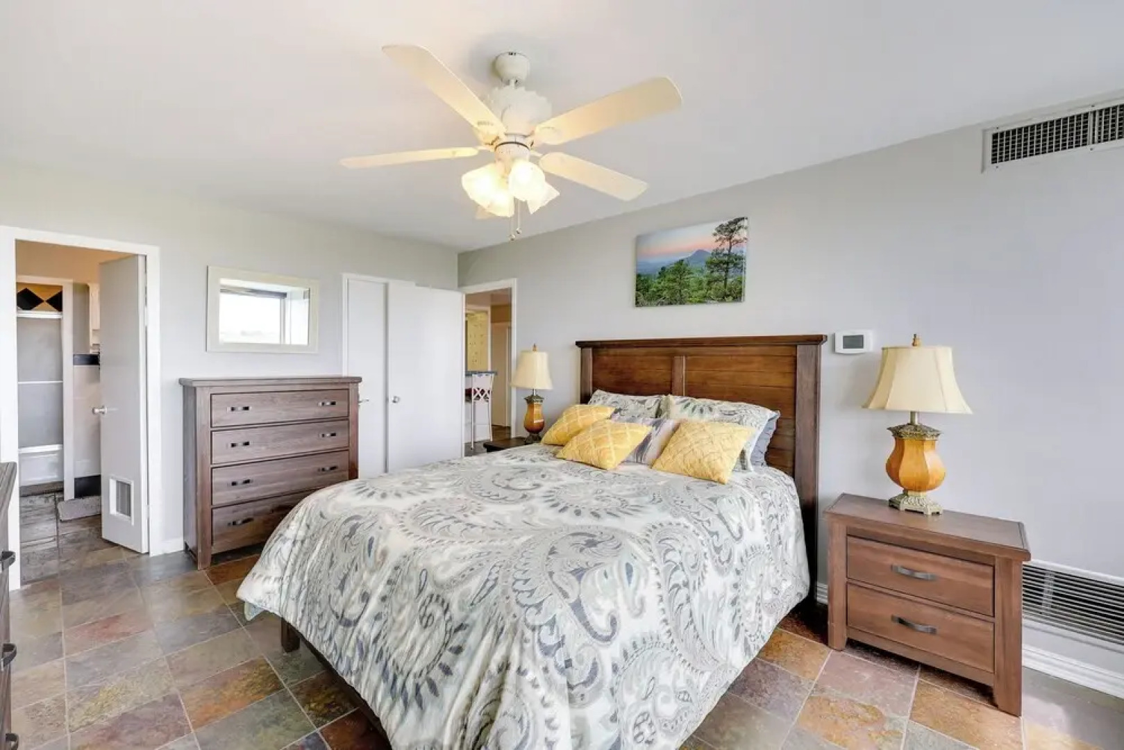 Rorys Roost Hot Springs Condo on Lake Hamilton!