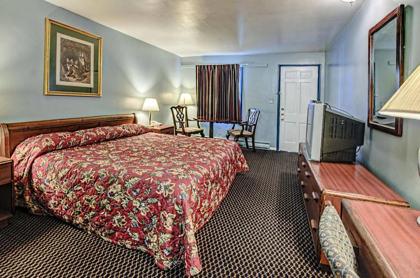 Budget Host Three Crowns Motor Lodge