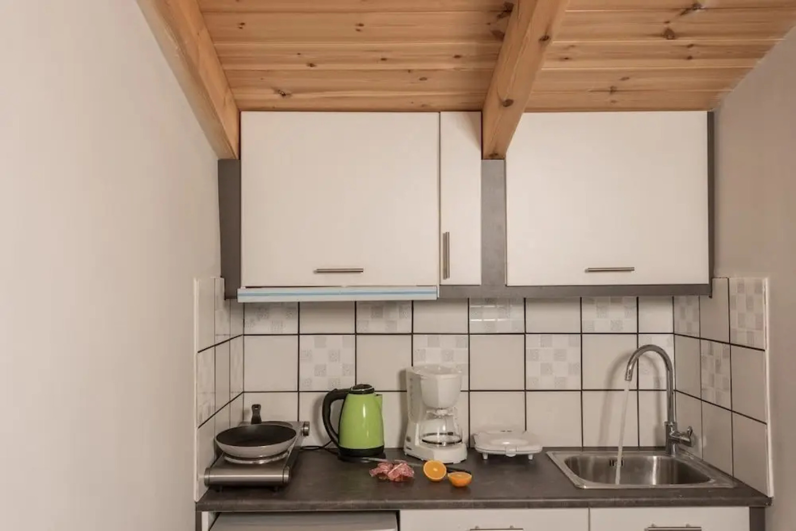 Oliva Beach Studios & Apartments