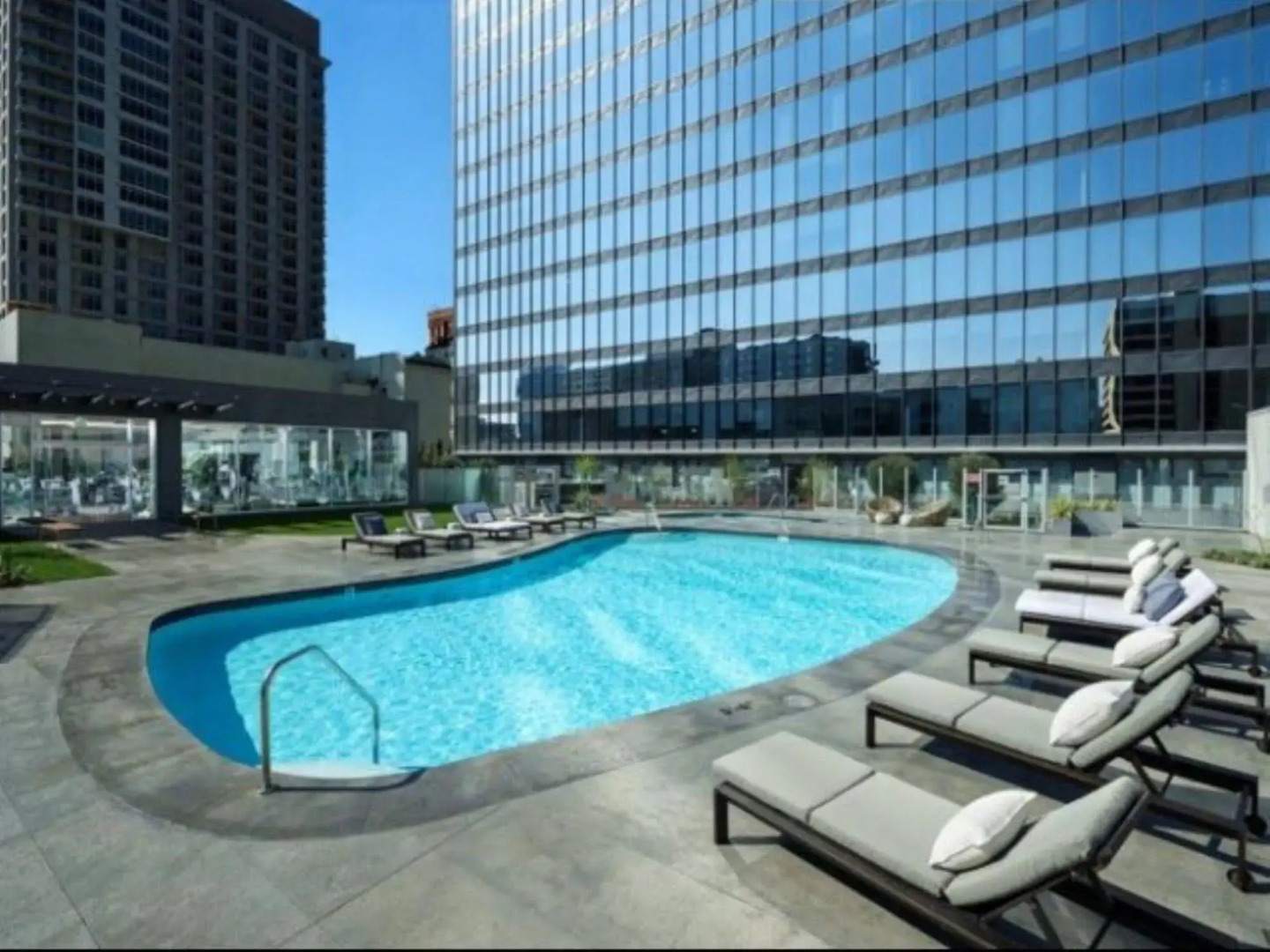 Global Luxury Suites at Figueroa Street