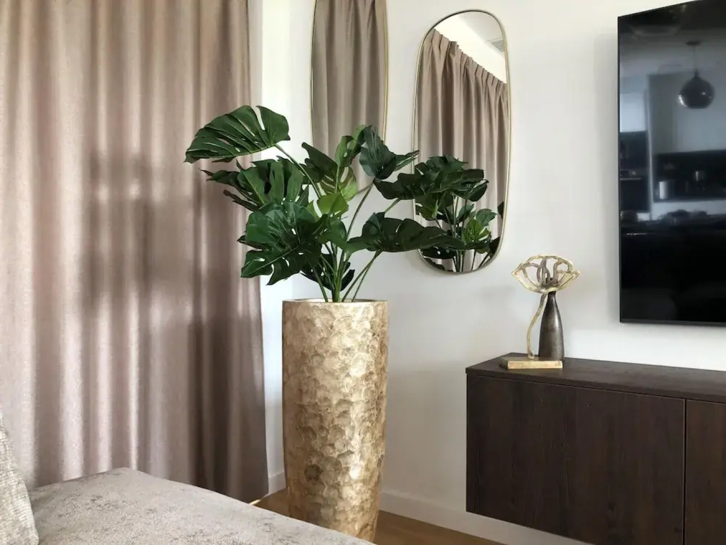 Scenic Villa With Heated Pool