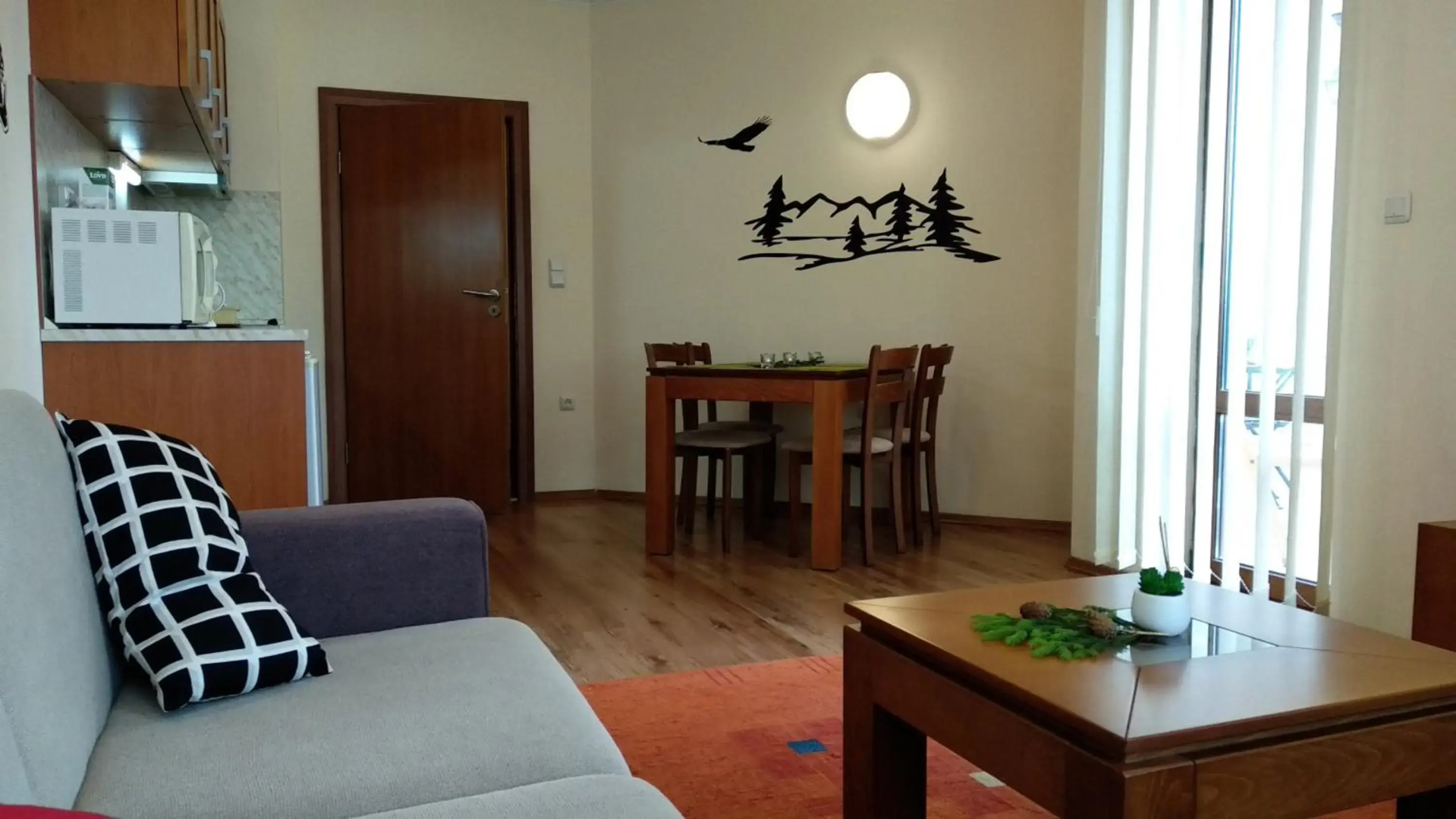 Pine Tree Apartment D34