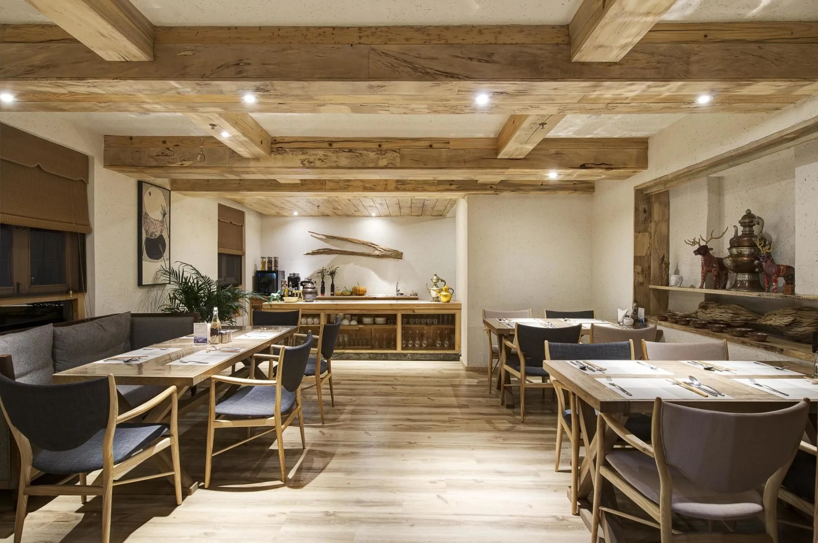 Arro Khampa by Zinc Journey Lijiang