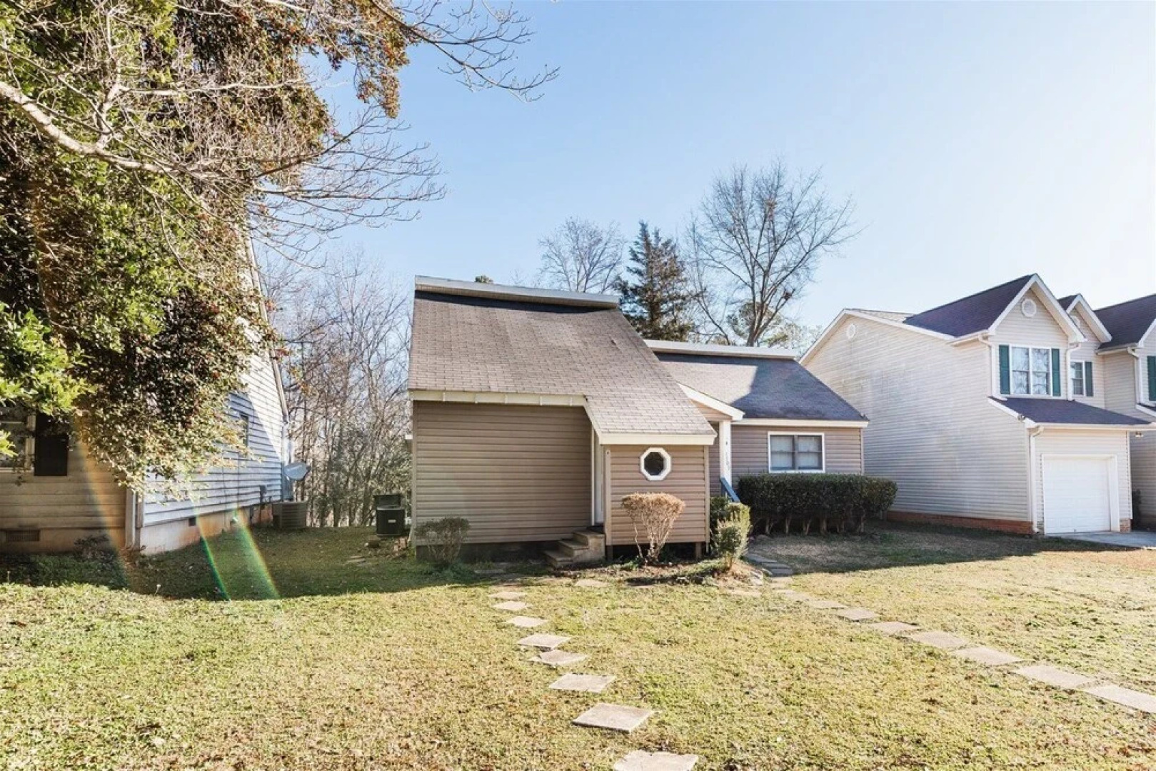 1509 Marina Rd - Full Duplex