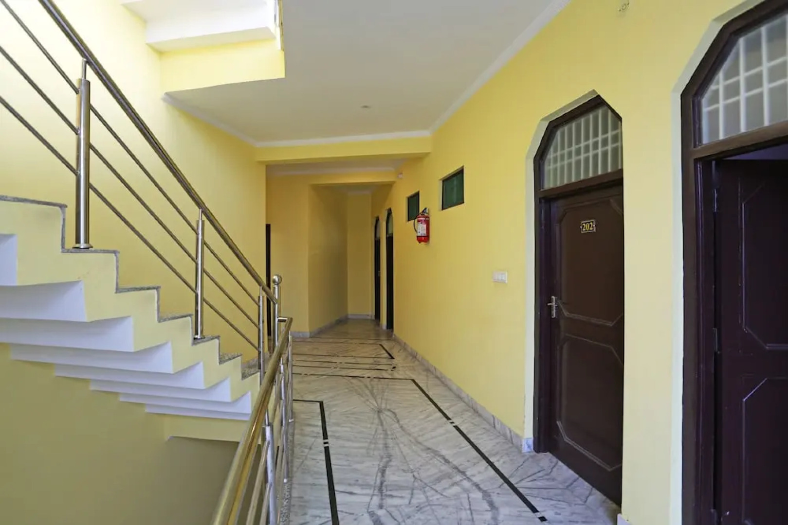 OYO 4734 Hotel Sapphire