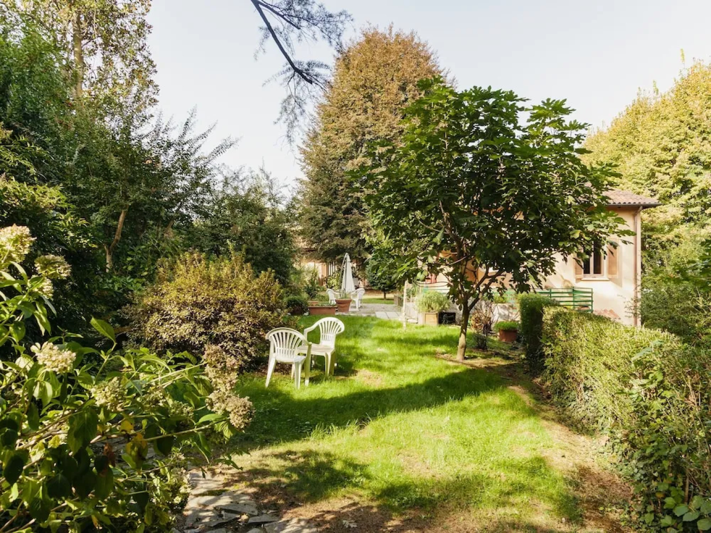 Delightful Holiday Home in Castelleto Ticino with Hot Tub