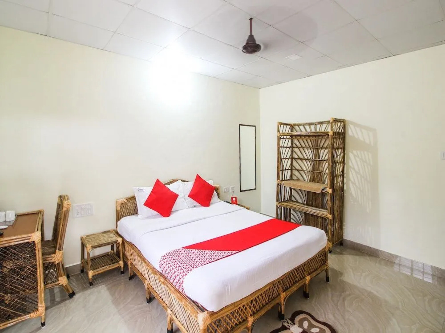 OYO 15708 Sharmada Hidden Nest