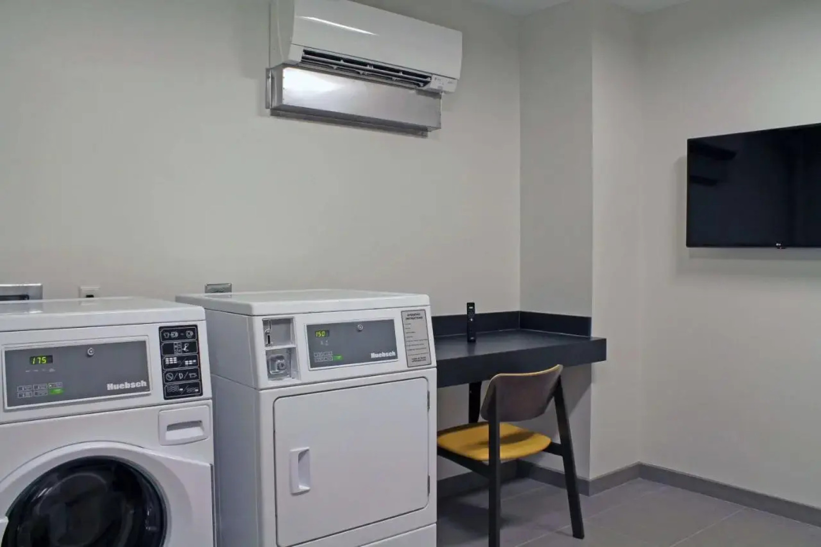 Holiday Inn Express & Suites St. Louis South - I-55