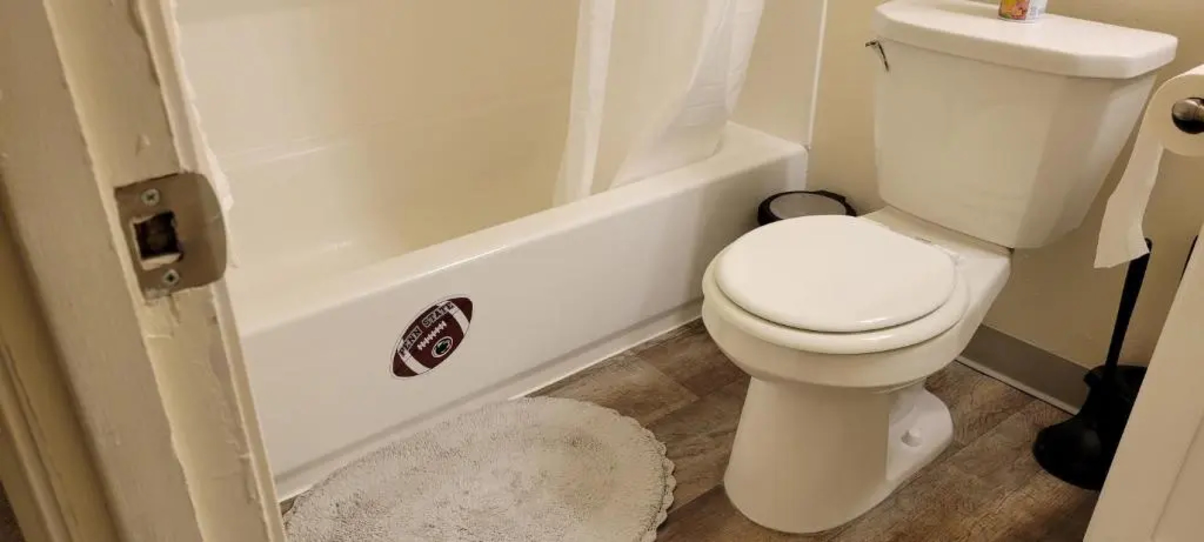 Lion's Den Fan Caves! B&B 3 Bd 2 Bth