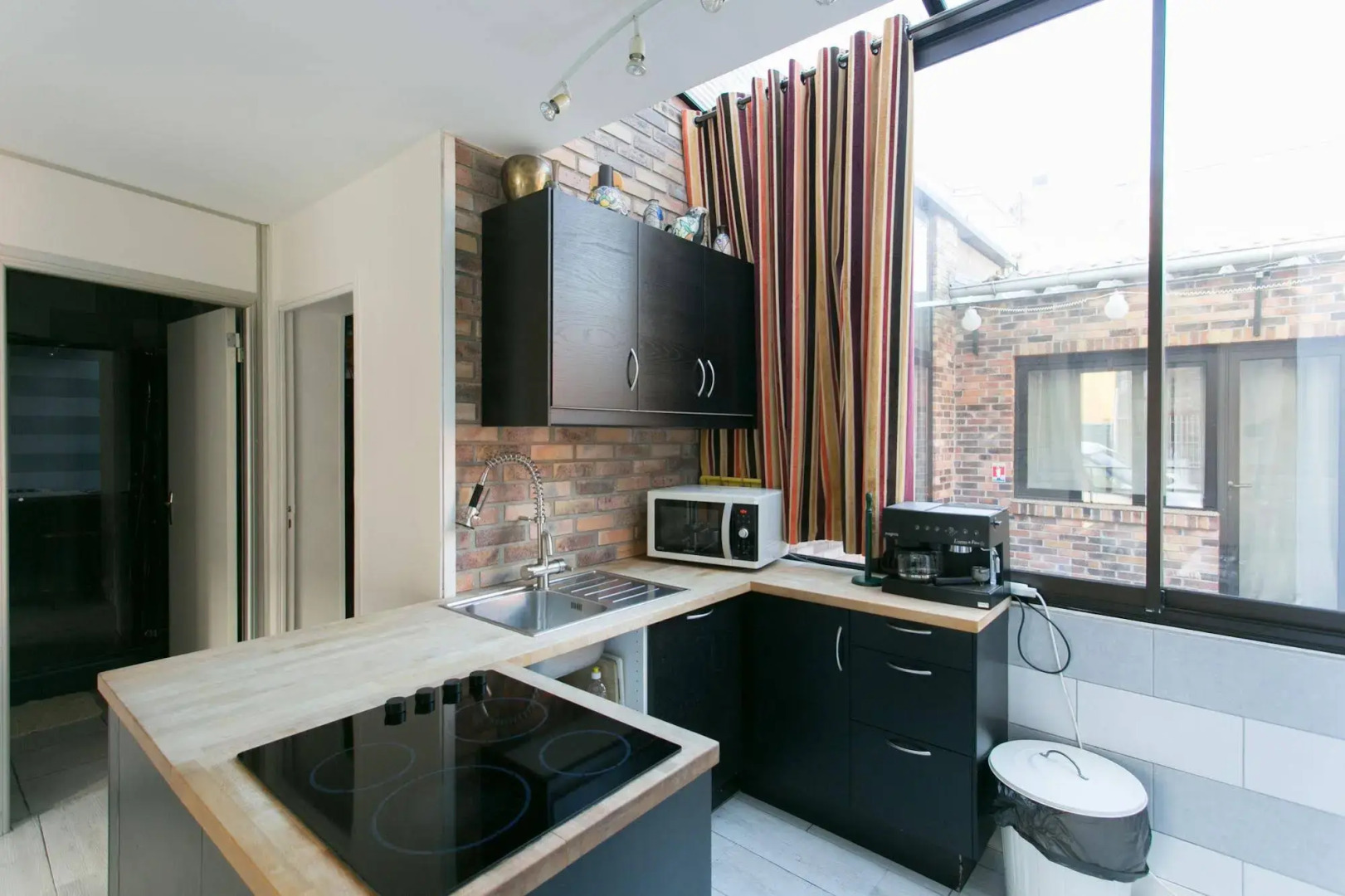 Paris East Side Lodge