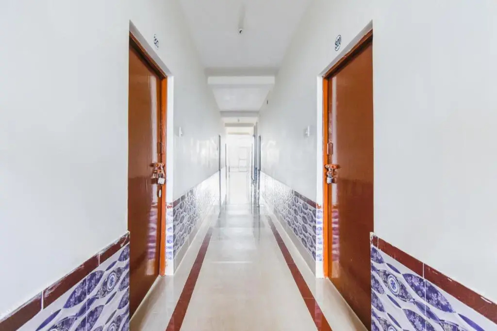 Hotel Rajhans by OYO Rooms