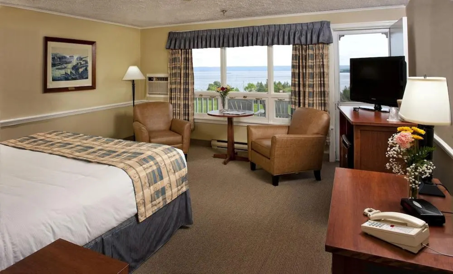 Silver Dart Lodge & Macneil House Suites