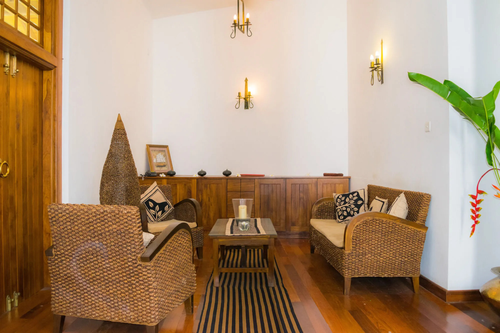 Villa White Queen Resort & Spa