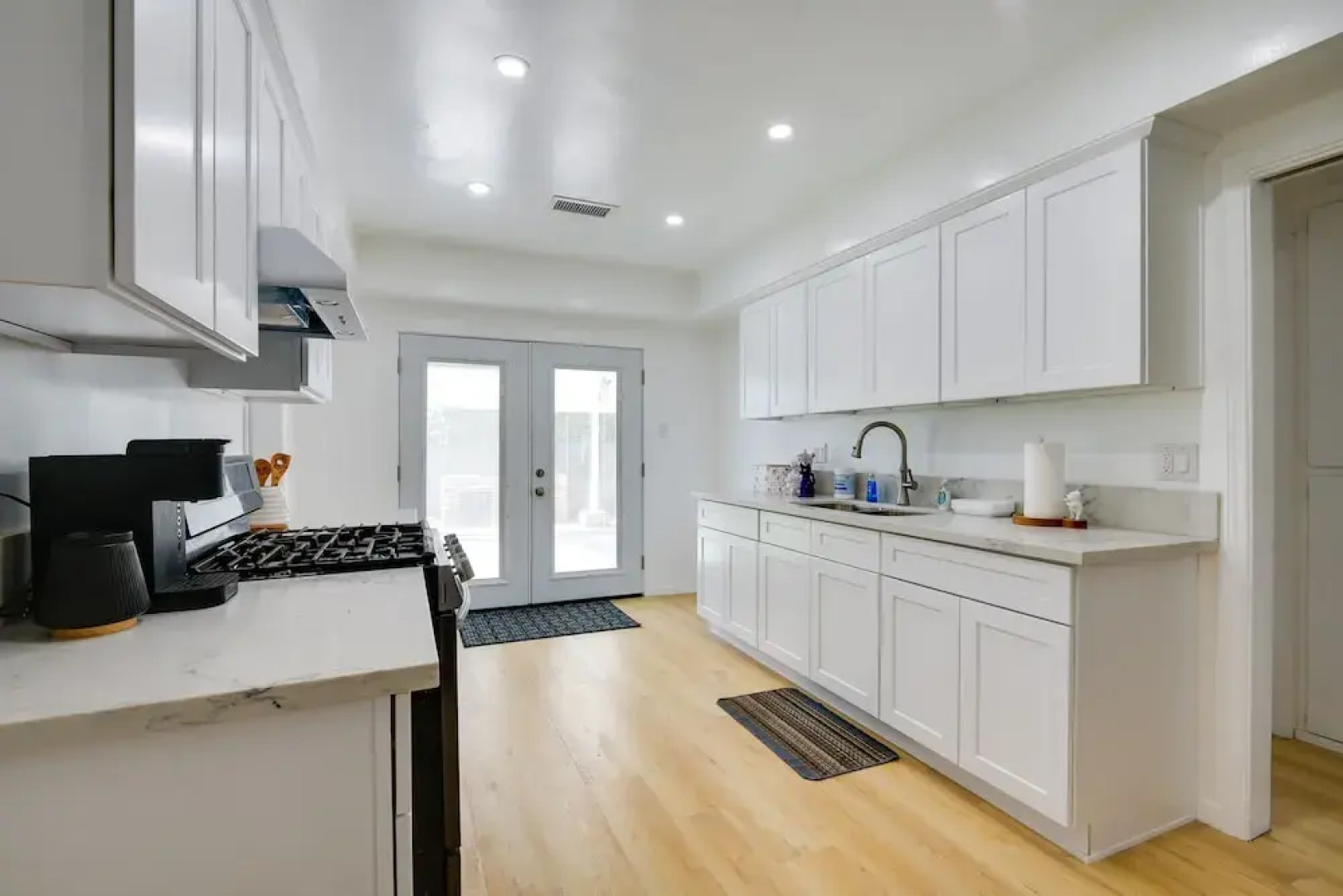 Pico Rivera Home w/ Patio ~ 20 Mi to Disney!