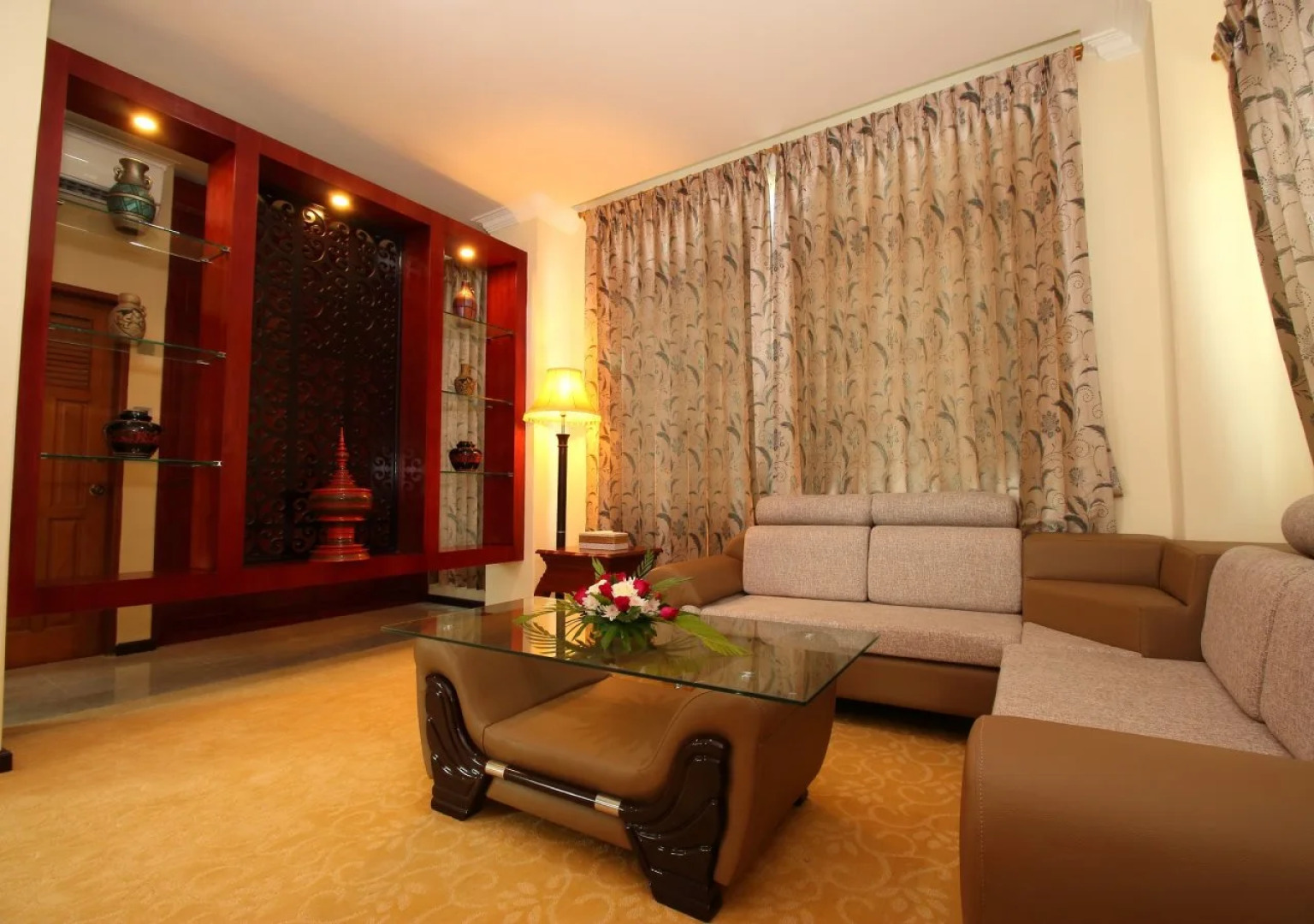 Victoria Palace Hotel