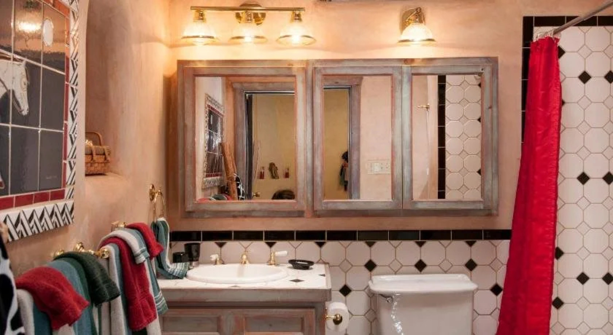 Inger Jirby Gallery & Guest Houses