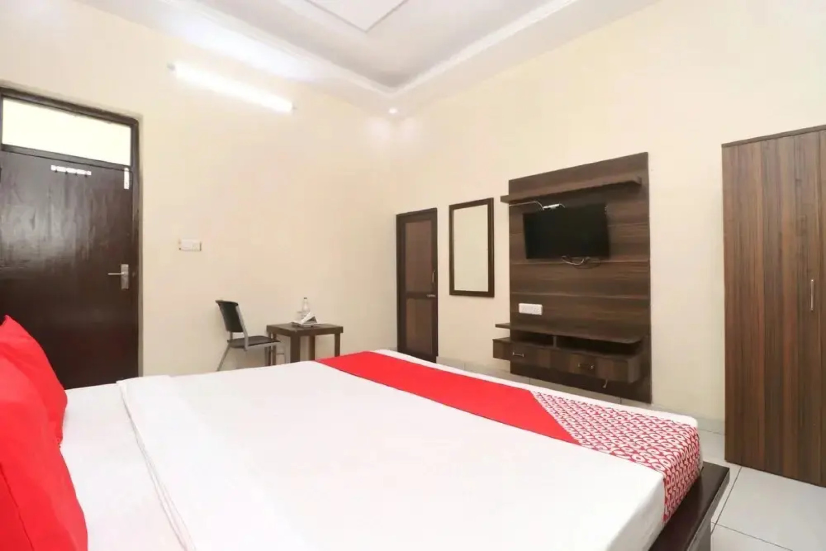 Samrat Regency By OYO Rooms