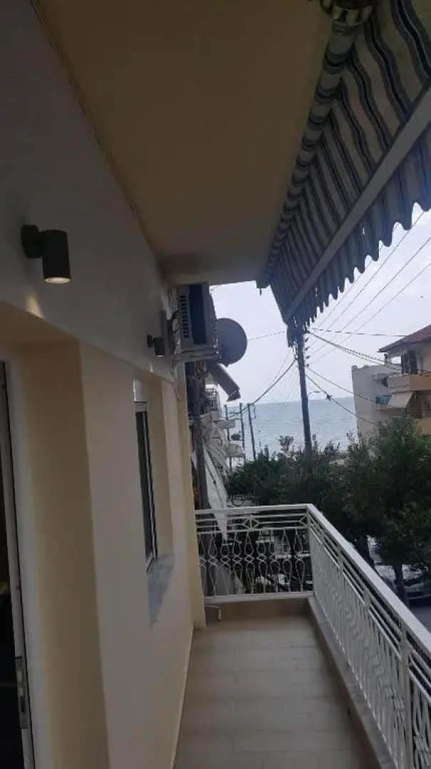 Thomas House near the beach