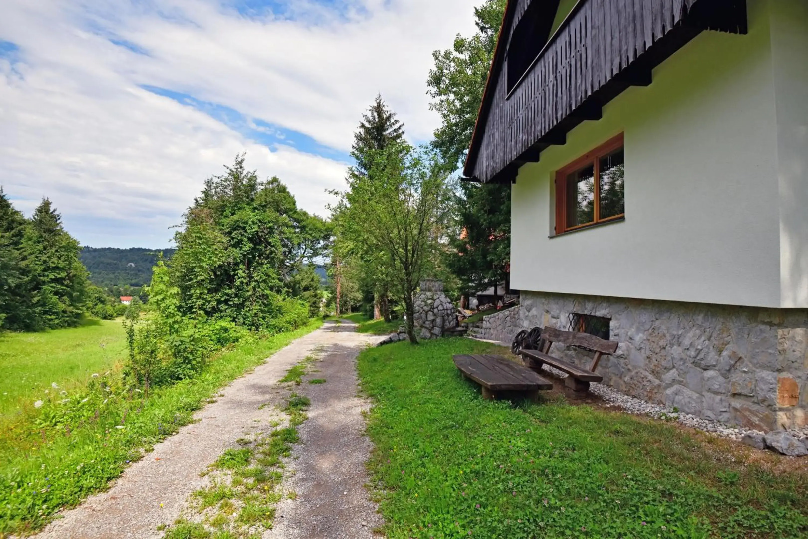 Sweet Stay Forest House