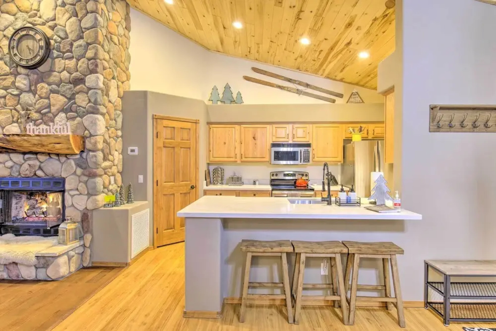 3 Mi to Golf Course: Show Low Escape w/ Fire Pit