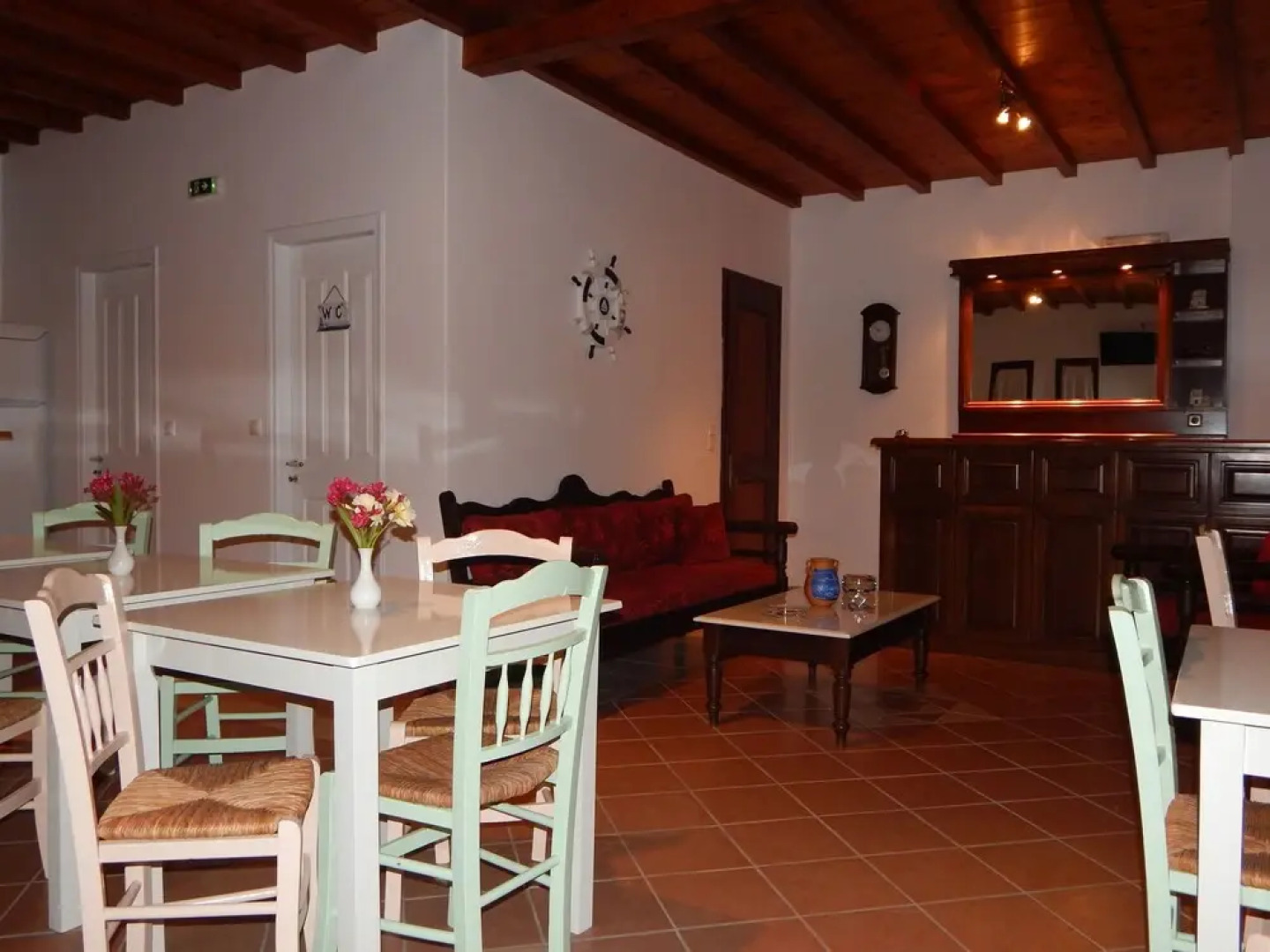 Tinos Suites & Apartments