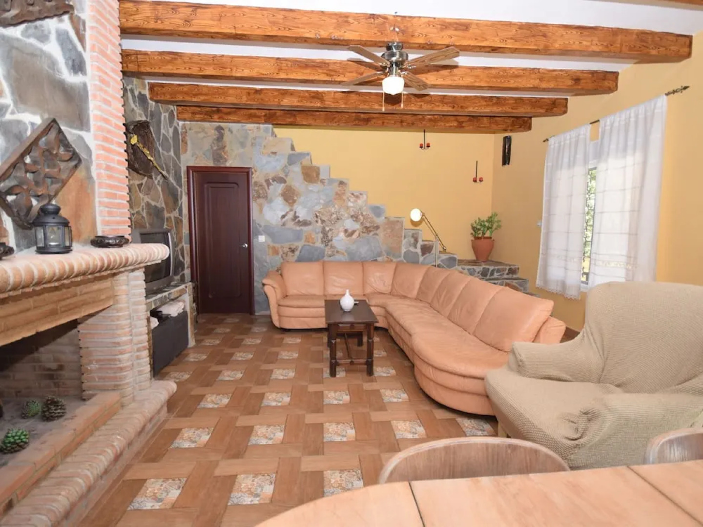 Beautiful Detached Villa Near Arenas With Delightful Terrace and Stunning View