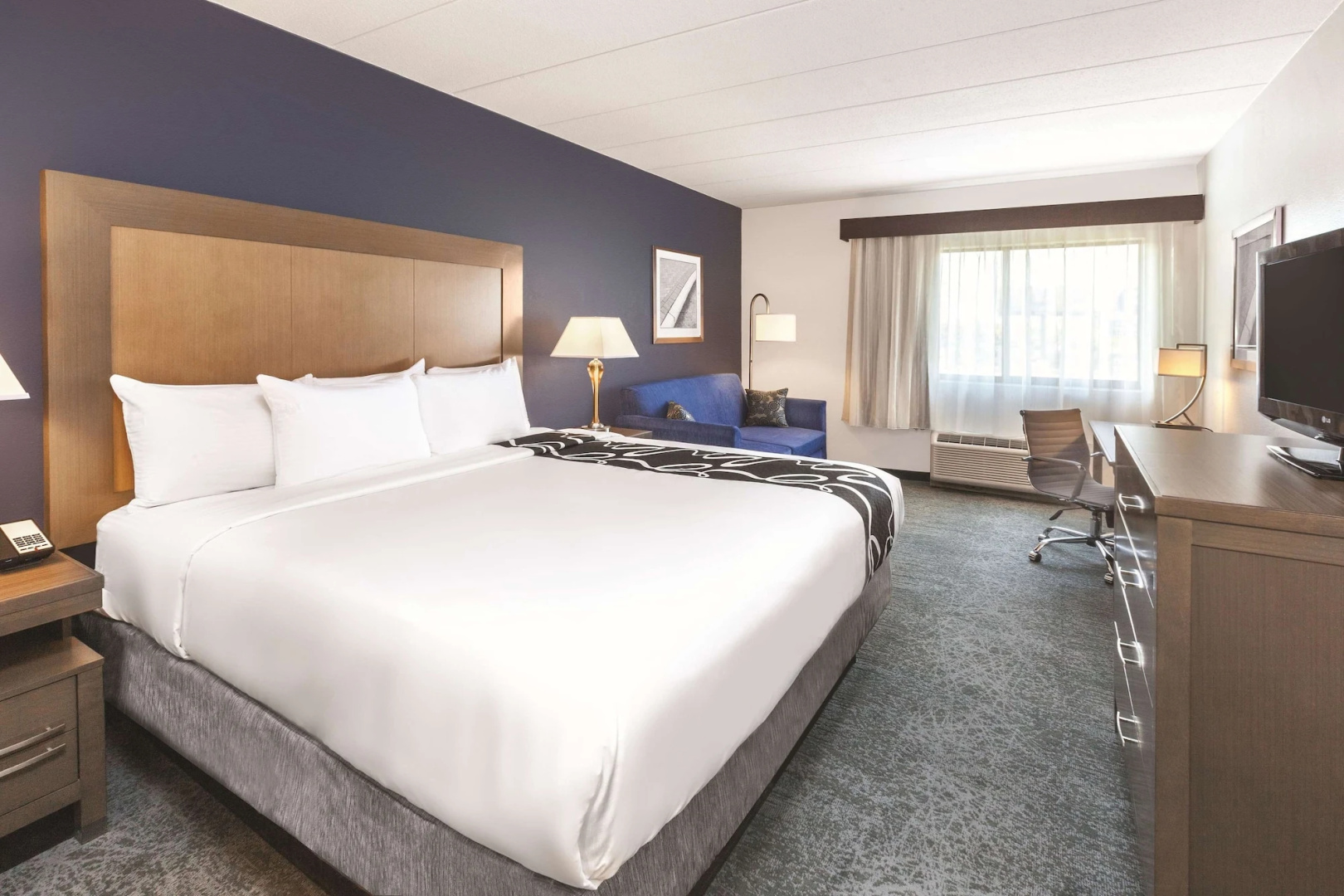 La Quinta Inn And Suites Philadelphia Airport (Ex Airport Inn Philadelphia /Ex Comfort Inn)