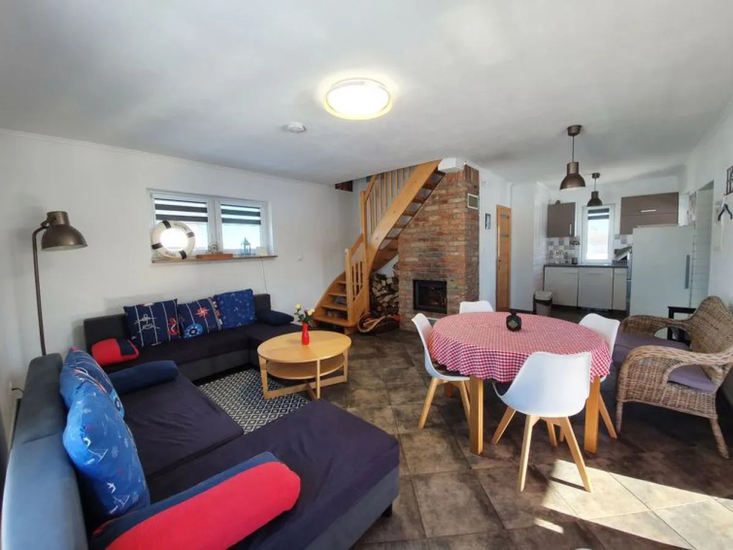 "MODRZEWIOWY ZAKąTEK"