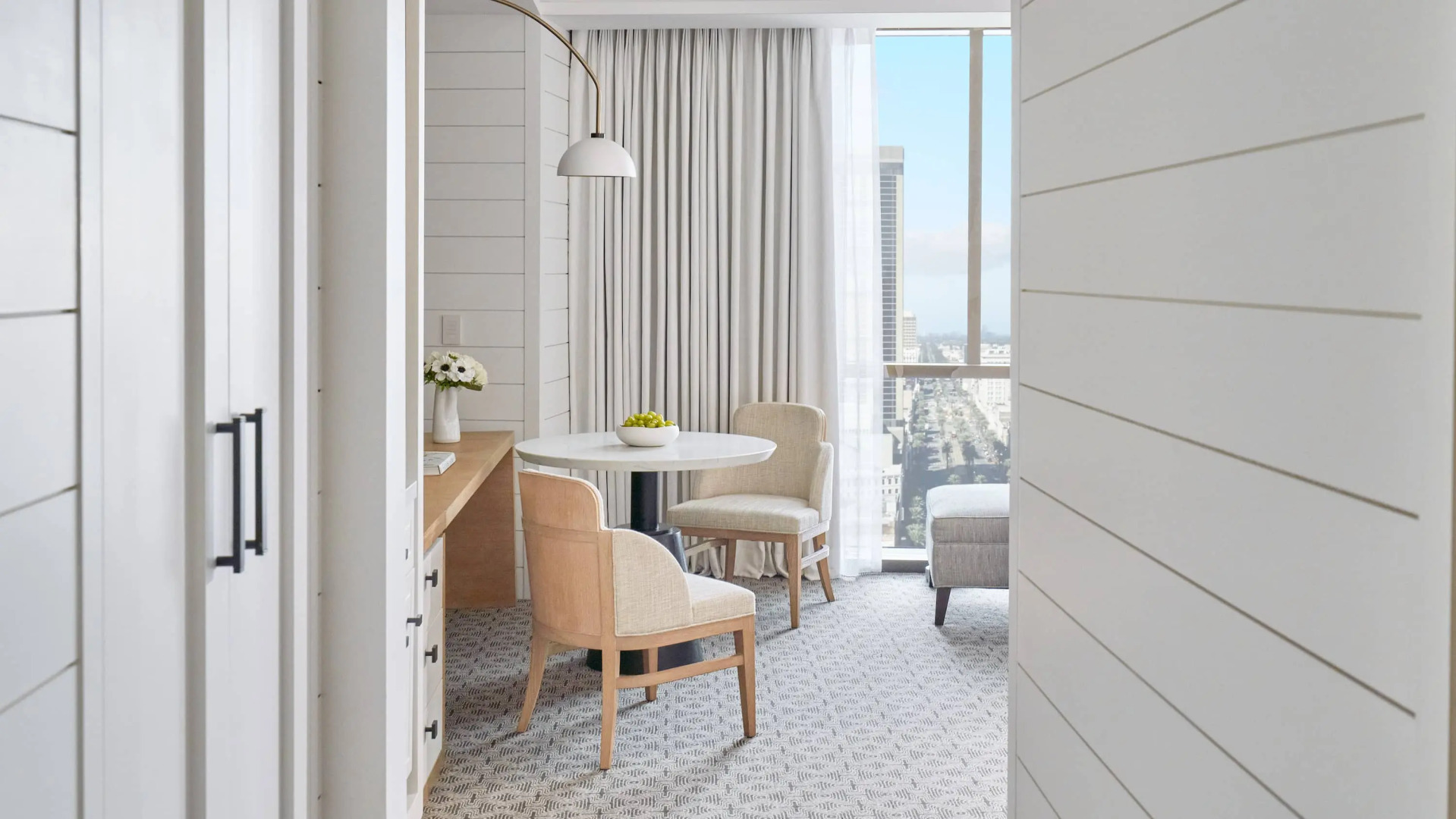 Отель Four Seasons New Orleans