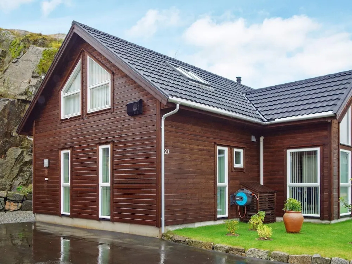 10 Person Holiday Home in Lyngdal